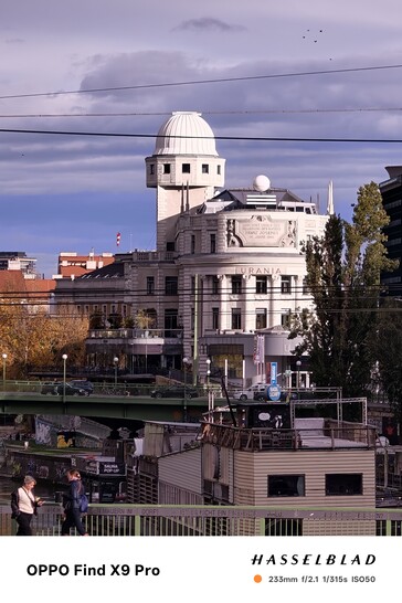 Oppo Find X9 Pro с 10-кратным зумом без телеобъектива.