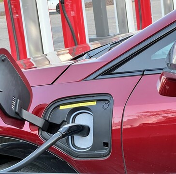 Тест Cadillac Optiq NACS port Supercharger.