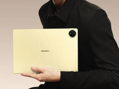 MatePad Pro 13.2 (2025) - это уже сравнительно большой планшет, если принять во внимание все обстоятельства. (Источник изображения: Huawei)