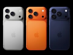 IPhone 17 Pro доступен в трех цветах, включая &quot;Космический оранжевый&quot; и &quot;Глубокий синий&quot; (Источник изображения: Apple)