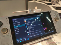 Zotac Zone Pro под управлением форка Manjaro Linux. (Источник изображения: Notebookcheck)