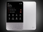 Теперь Minimal Phone 2 оснащён OLED-дисплеем и алюминиевым корпусом.