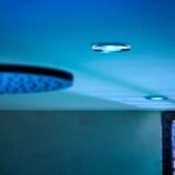 Новая белая версия точечного светильника Philips Hue Xamento присоединилась к более старым серебристой (на фото) и черной версиям "умного" светильника. (Источник изображения: Philips Hue)