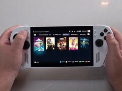 Asus ROG Ally под управлением Bazzite 43 демонстрирует библиотеку игр, включающую Celeste, DOOM: The Dark Ages, Megabonk и Returnal. (The Phawx через YouTube)