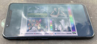 Экран LG G8s ThinQ на улице, яркостью управляет датчик освещённости