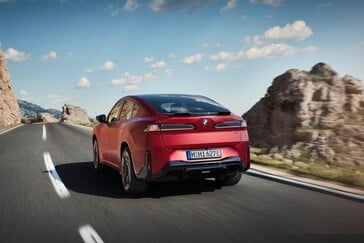 Внедорожник BMW iX4 1