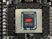 В настоящее время ведётся разработка модулей видеопамяти GDDR7 объёмом до 6 ГБ; на снимке: печатная плата GeForce RTX 5090 с открытыми модулями памяти