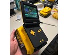 Пользователь Reddit объединил GBA с батареей DeWalt, и теоретическое время автономной работы составило около 17 дней. (Источник изображения: Bangooh через Reddit)