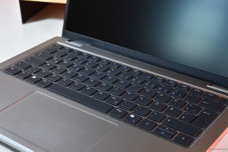 Dell Pro 14 Plus AMD: клавиатура