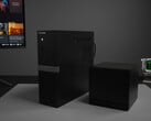 Minisforum 895D7 тоньше, но выше, чем Steam Deck. На фотографии: обе системы, расположенные рядом.