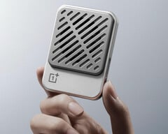 При весе около 50 г Mini на 18 г легче и занимает примерно на 30% меньше места, чем его предшественник.