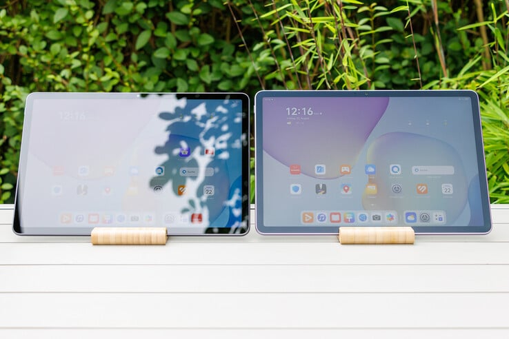 MatePad 11.5 с дисплеем PaperMatte и без него (слева направо).