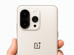 Неофициальный рендер OnePlus 15, демонстрирующий новую конфигурацию камеры. (Источник изображения: OnePlus Club on X)