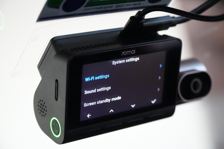 Видеокамера 70mai 4K T800 оснащена кнопкой ручного включения/выключения (Источник изображения: Abhinav Fating/Notebookcheck)