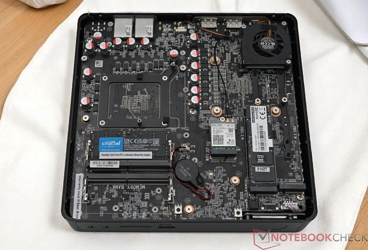 Zotac Zbox Magnus EN374070 без нижней панели
