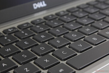Щелчки при наборе текста будут более тихими, чем у других ноутбуков. Для всех клавиш действует подсветка с 2 уровнями яркости