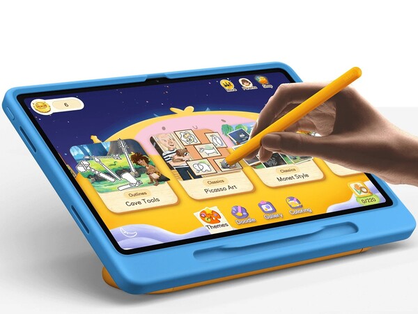 В комплект Redmi Pad 2 Play Bundle входит силиконовый защитный чехол и стилус без батарейки. (Источник изображения: Xiaomi)