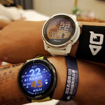 Coros Apex 4 в сравнении с Forerunner 965. (Источник изображения: manudi19)