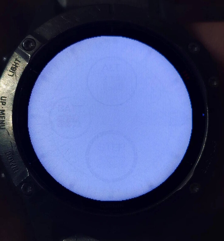 Die Fenix 6 Pro mit MIP-Display kann ebenfalls von einem solchen Schaden betroffen sein (Bildquelle: Johnno74, Reddit)