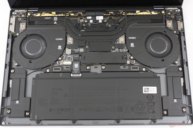 Нет заметных внутренних различий между конфигурациями Core Ultra 5 и Core Ultra X7