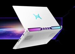 На задней панели Honor Win H9 расположены четыре небольших вентилятора.