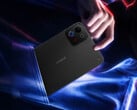 Win Tablet оснащён 8,4-дюймовым дисплеем. На фото: рекламное изображение, демонстрирующее компактный дизайн устройства.