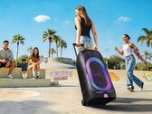 Звуковая башня Samsung имеет мощность 240 Вт и 18 часов работы от аккумулятора (Источник изображения: Samsung)