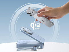 MagFlow Qi2 25W стоит €139,99. На снимке: рендер, демонстрирующий складную подставку для беспроводной зарядки пауэрбанка. (Источник изображения: Ugreen)