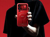 Xiaomi 18 Pro Max в ограниченной серии — красная прозрачная версия