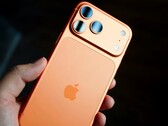 Преемник изображенного на фото Apple iPhone 17 Pro может иметь тот же официальный ценник