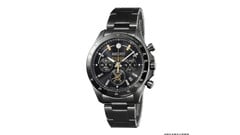 Чёрный хронограф Seiko D51, созданный в рамках коллаборации, посвящённой паровозу, с золотистыми акцентами на циферблате и браслетом из нержавеющей стали.