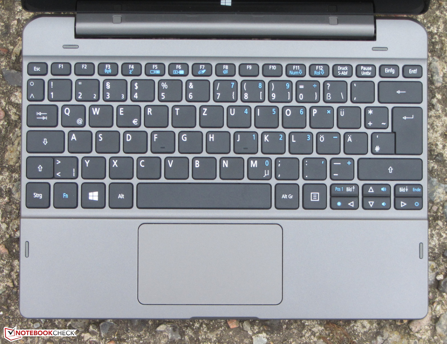 ÐšÑ€Ð°Ñ‚ÐºÐ¸Ð¹ Ð¾Ð±Ð·Ð¾Ñ€ Ð½Ð¾ÑƒÑ‚Ð±ÑƒÐºÐ°-Ñ‚Ñ€Ð°Ð½ÑÑ„Ð¾Ñ€Ð¼ÐµÑ€Ð° Acer Aspire Switch One