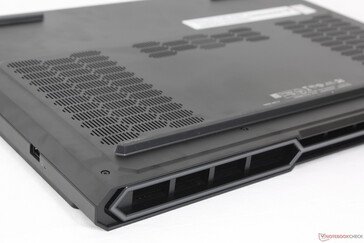 RGB-светодиоды расположены на задней вентиляционной решетке и передней кромке