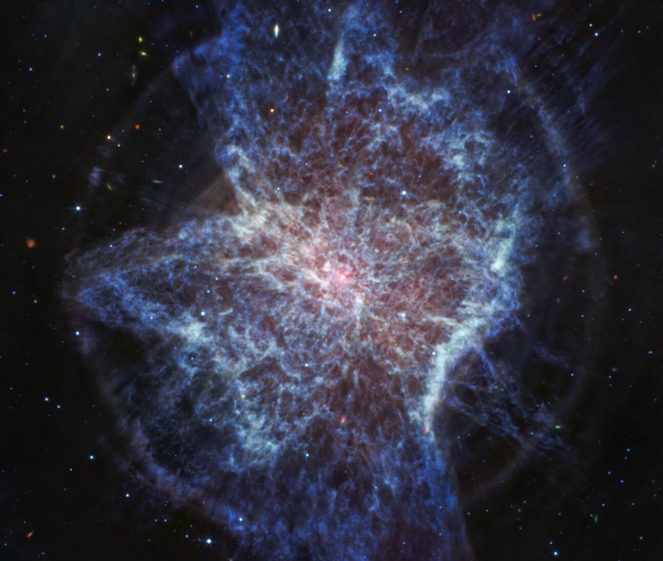 Средне-инфракрасное изображение планетарной туманности NGC 6072 (Источник изображения: NASA, ESA, CSA и STScI)