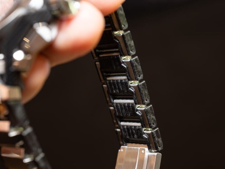 Фото внутреннего ремешка часов Casio G-Shock MTG-B4000D-1A. (Источник изображения: Impress Watch)