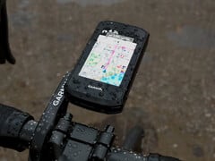 Серия Garmin Edge Explore 3 имеет степень защиты от проникновения воды IPX7.