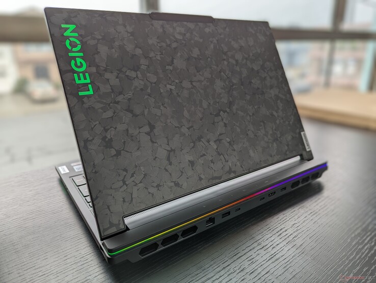 Lenovo Legion 9 16IRX8