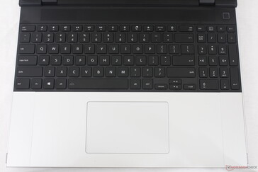 Клавиатуру и тачпад можно менять не выключая ноутбук