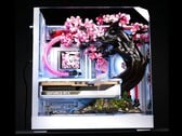 Сборный ПК «Cherry Bloom» оснащён лепестками из титанового сплава, реагирующего на температуру.
