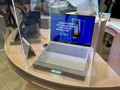 Acer Swift 16 AI оснащен массивным трекпадом. (Источник изображения: Notebookcheck)