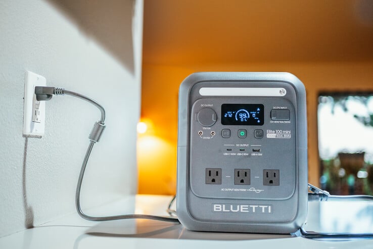 Модель Elite 100 mini оснащена встроенной светодиодной подсветкой и интеллектуальным дисплеем