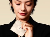 Компания Xiaomi выпустила официальные тизерные постеры, фотографии для прессы и тизерное видео флип-телефона Mix Flip 2 с камерой Leica. (Источник изображения: Xiaomi)