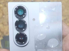 Модель Galaxy Z Fold7 уже была замечена в сети. (Источник изображения: Weibo)