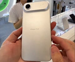 манекен iPhone 17 Air, показанный в китайском магазине Apple Store, подтверждает предыдущую утечку информации о дизайне. (Источник изображения: Majin Bu on X)