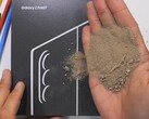 Samsung Galaxy Z Fold 7 - последний телефон, прошедший испытания на прочность от JerryRigEverything. (Источник изображения: JerryRigEverything на YouTube)