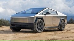 Кибергрузовик Tesla. Угловатый пикап уступил первое место по продажам Ford F-150 в США (Источник изображения: Motor Trend)