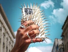 Устройство Unsnatchable предотвращает кражу с помощью шипов. Apple хочет добиться аналогичного эффекта с помощью программного замка.