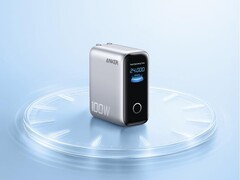 Зарядное устройство Anker (100 Вт, 3 порта, Smart Display) теперь доступно в США со скидкой. (Источник изображения: Anker)