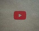 Логотип YouTube (Источник изображения: Kelly Sikkema, Unsplash)