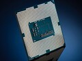 У Intel Core i9-10900 ES многоядерный показатель оказался не на высоте. (Источник: OC3D)